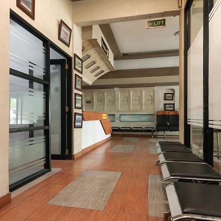 Reddoorz Near Mandaya Royal Hospital Puri Hotel Tangerang Buitenkant foto