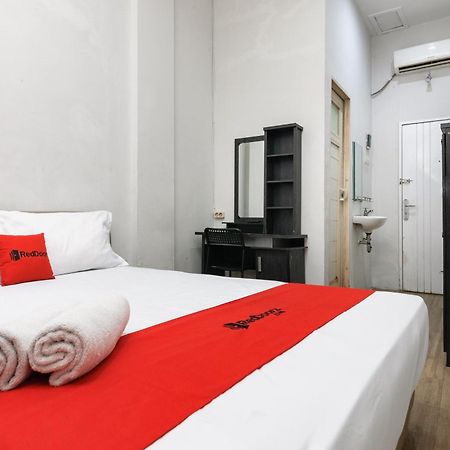 Reddoorz Near Mandaya Royal Hospital Puri Hotel Tangerang Buitenkant foto
