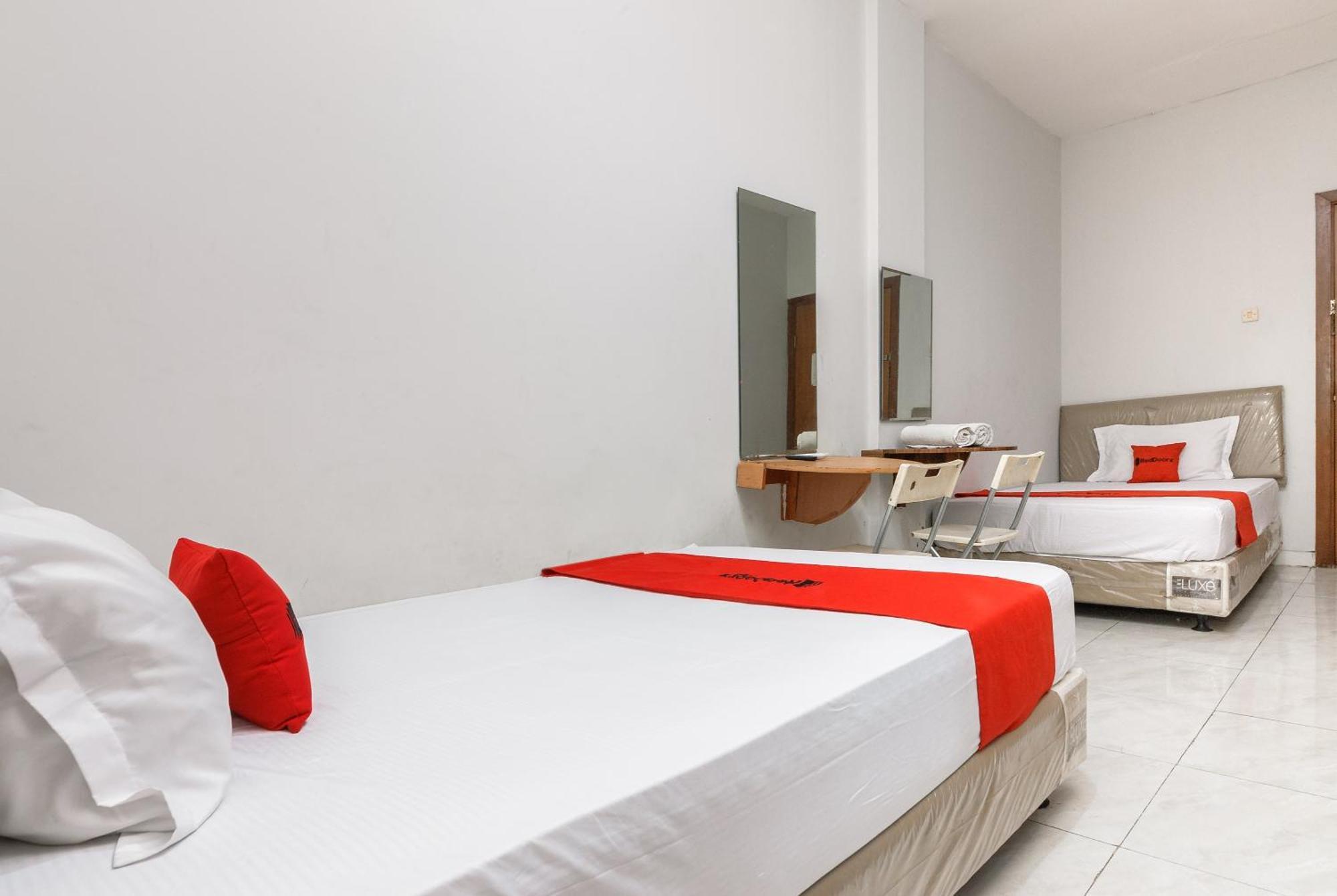 Reddoorz Near Mandaya Royal Hospital Puri Hotel Tangerang Buitenkant foto