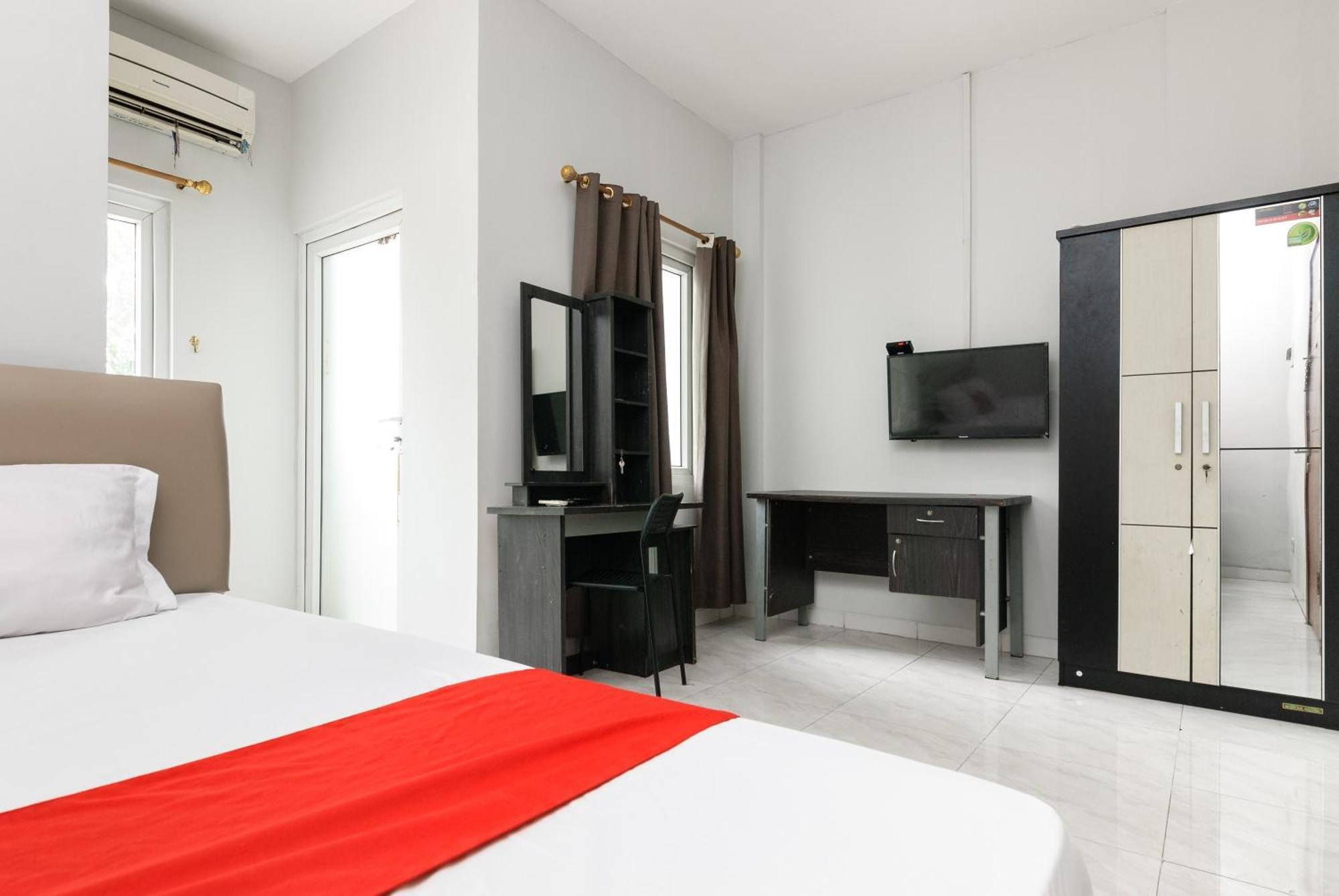 Reddoorz Near Mandaya Royal Hospital Puri Hotel Tangerang Buitenkant foto