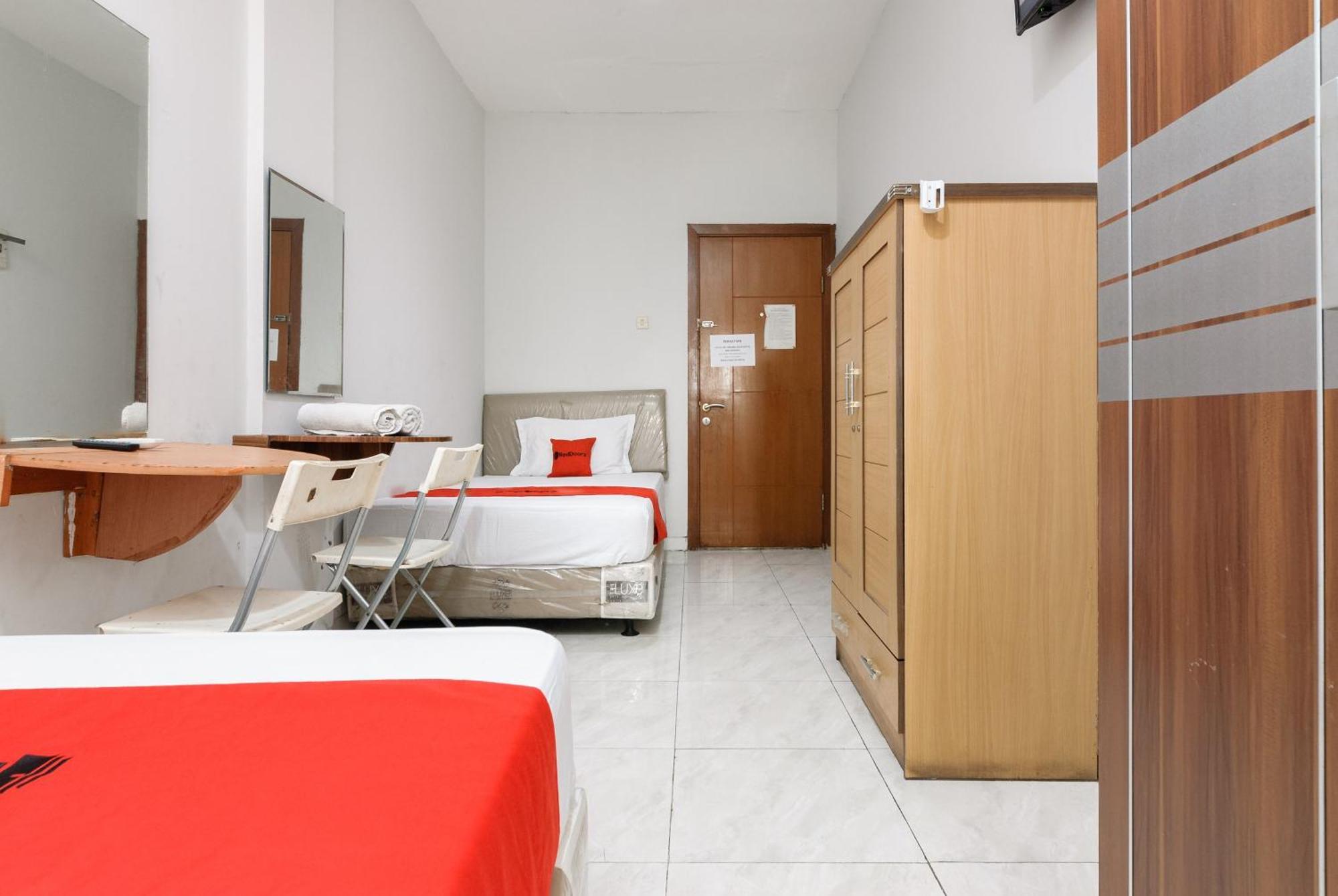 Reddoorz Near Mandaya Royal Hospital Puri Hotel Tangerang Buitenkant foto