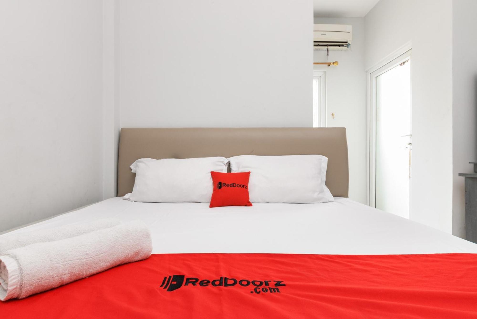 Reddoorz Near Mandaya Royal Hospital Puri Hotel Tangerang Buitenkant foto